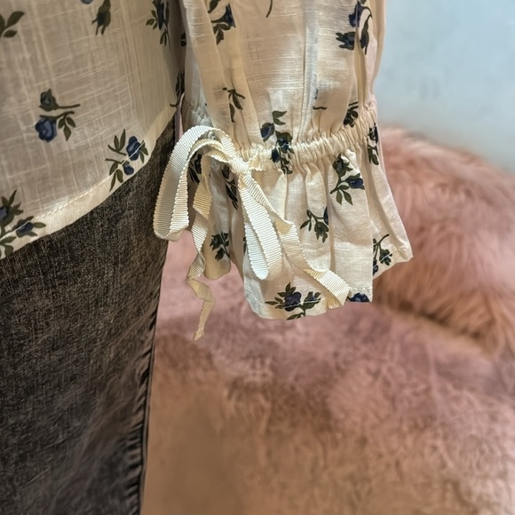 Paige Floral Print Blouse: Size Medium, Long Sleeves, Button V- Neck Collar. - Picture 10 of 10